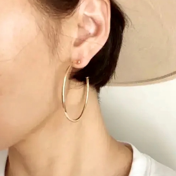 ✨14K Gold Fill Hoops✨ - Picture 1 of 2